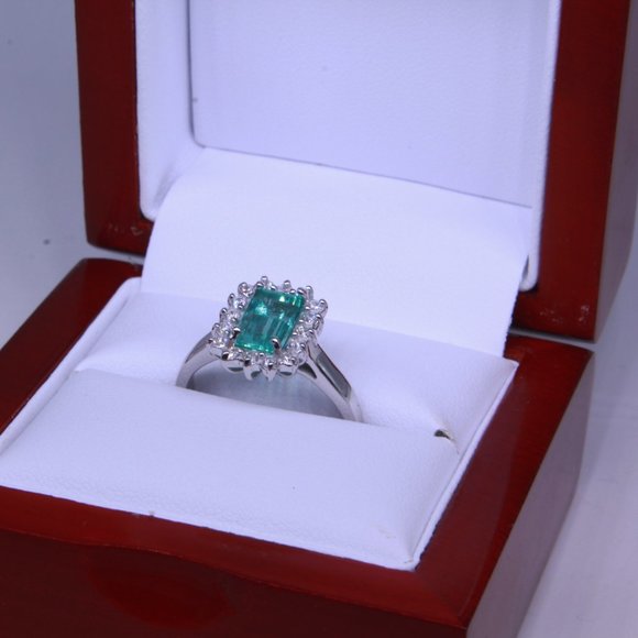New Colombian Emerald Engagement Ring (1,65 carats with 18K white gold - Picture 5 of 9